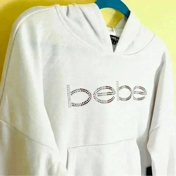 NWT Bebe White Logo Studded Long Sleeve Kangaroo Pocket Cropped Hoodie Size M - Picture 5 of 15